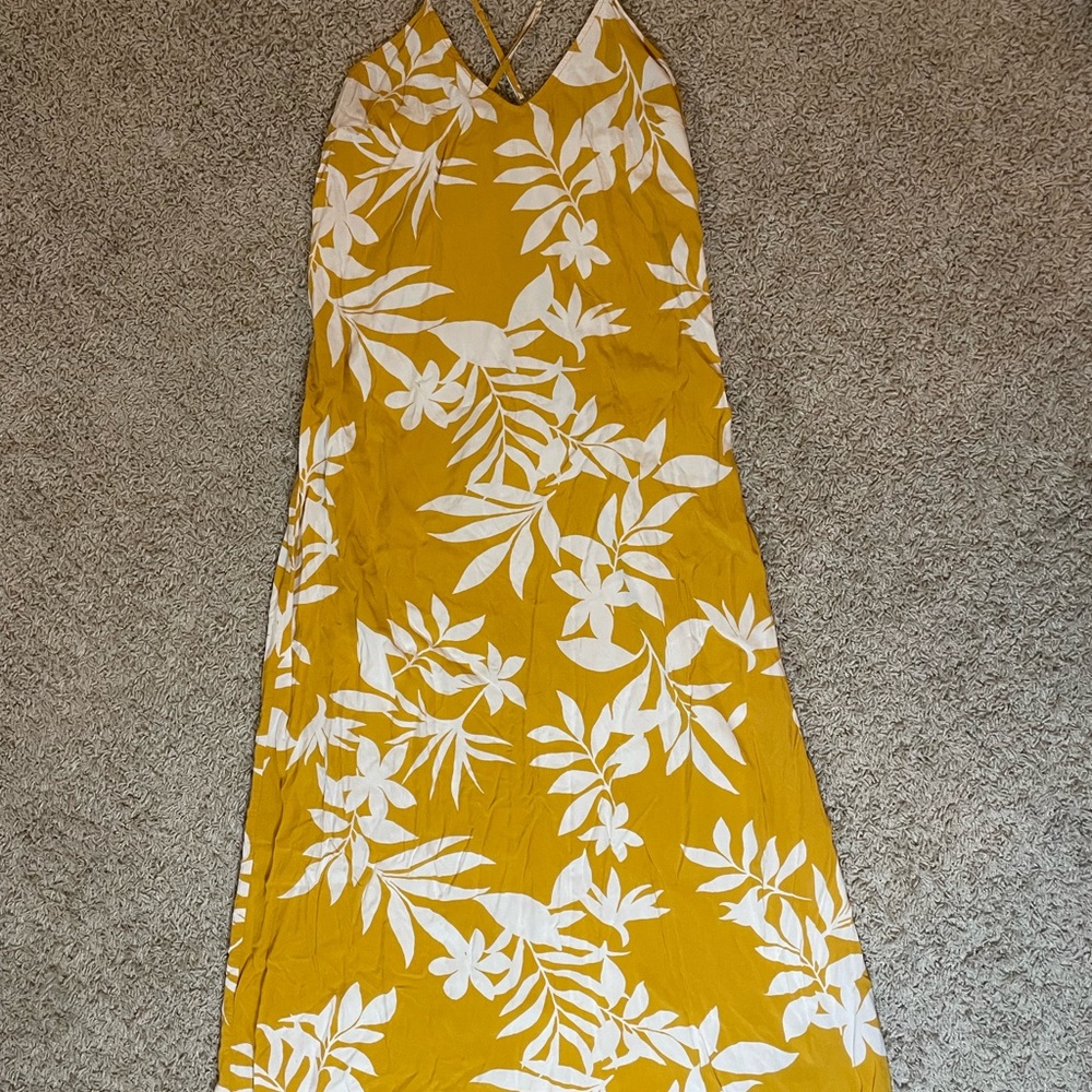 Beautiful floral maxi dress.